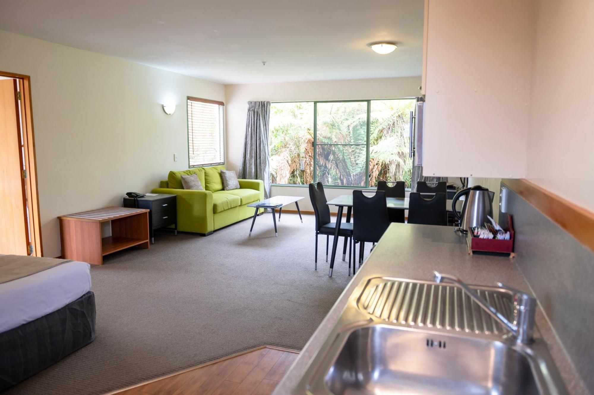 Punga Grove Motel Franz Josef Room photo
