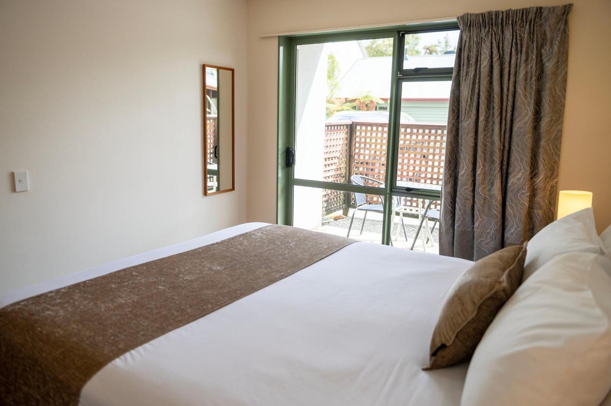 Punga Grove Motel Franz Josef Room photo