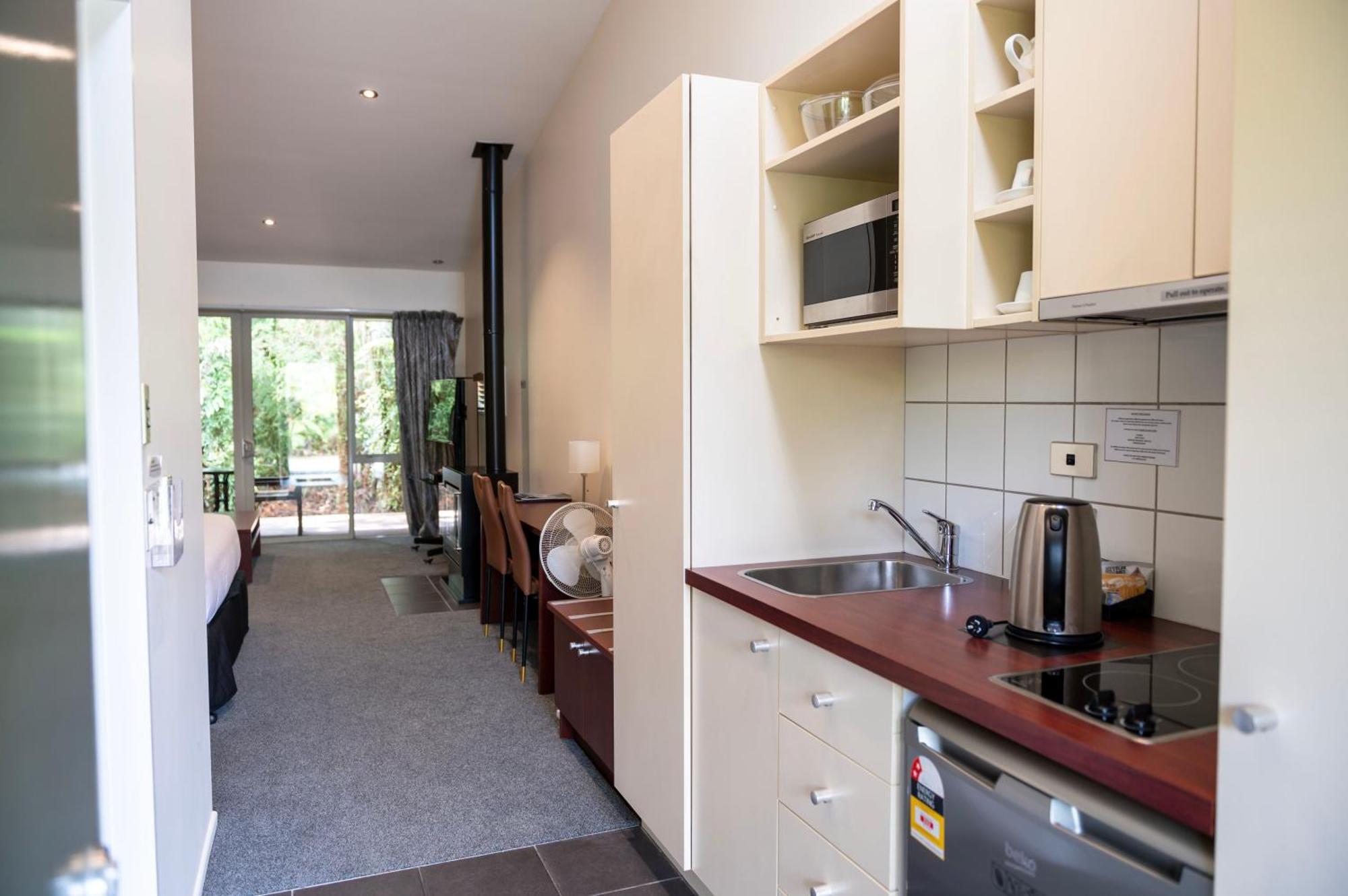 Punga Grove Motel Franz Josef Room photo